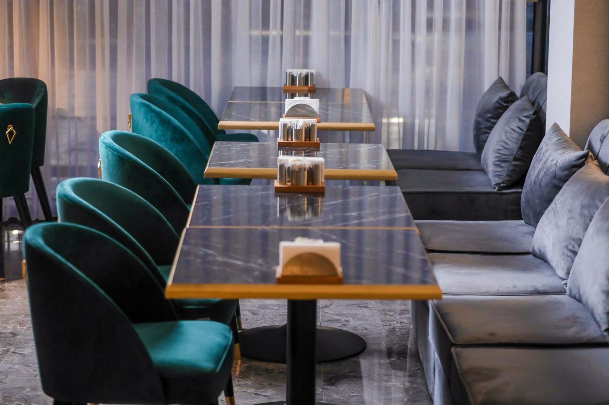Arium Hotel Baky Esterno foto