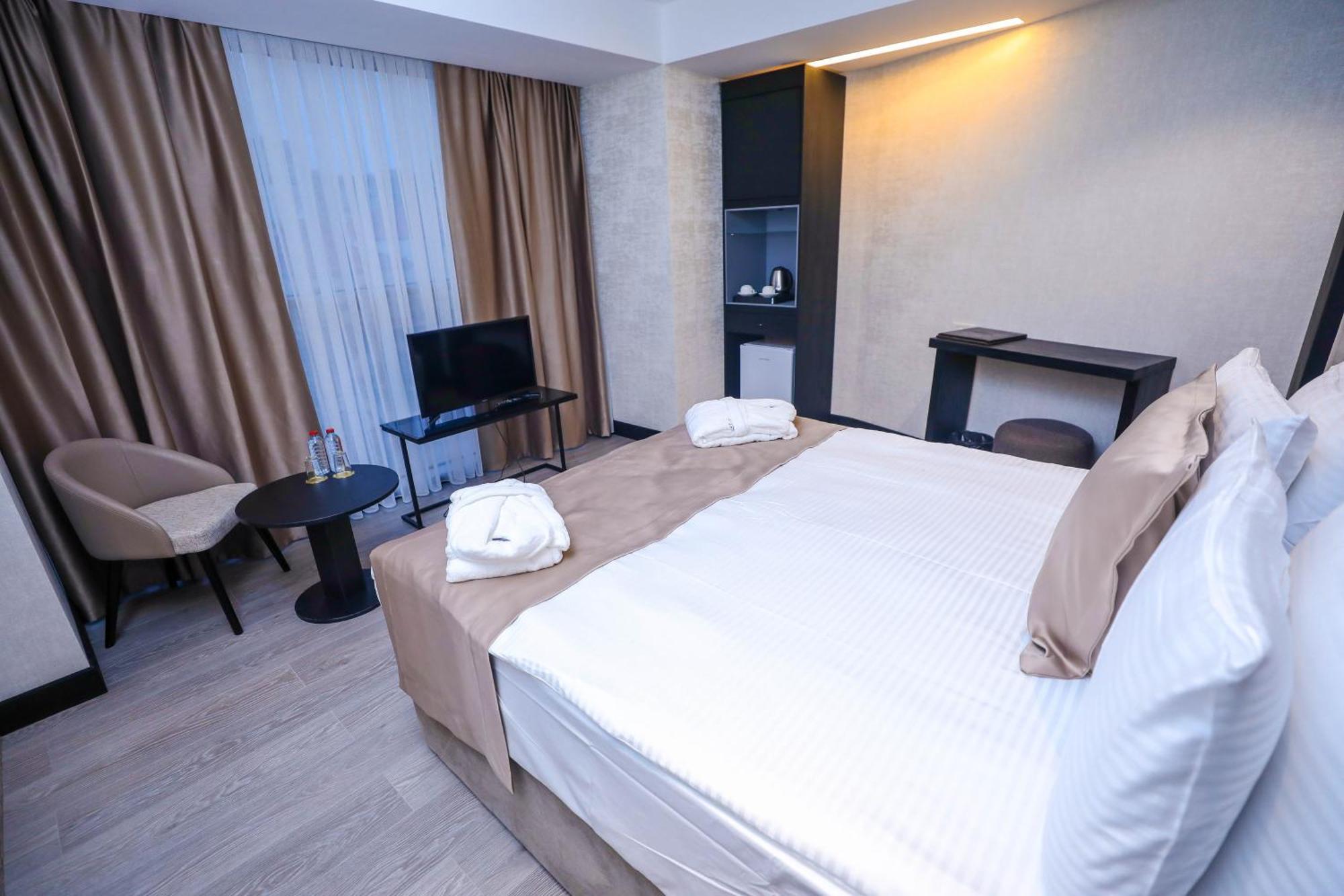 Arium Hotel Baky Esterno foto