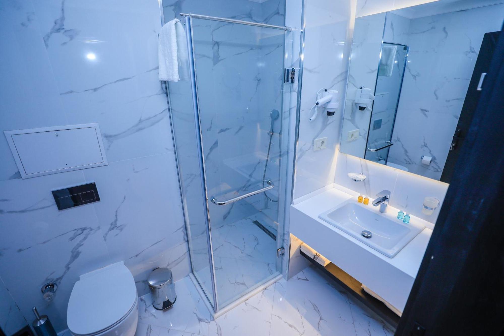 Arium Hotel Baky Esterno foto
